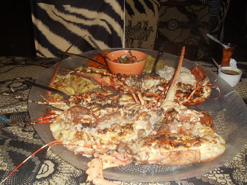 Game Fish Lodge Нунгви Екстериор снимка